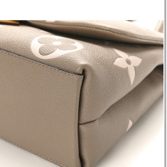 Louis Vuitton Empreinte Monogram Giant Madeline MM in Dove Grey - Picture 6 of 16